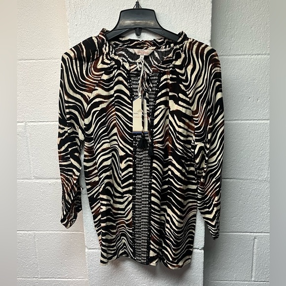 Casa Cabana Tops - Casa Cabana Blouses for Women. Zebra XS